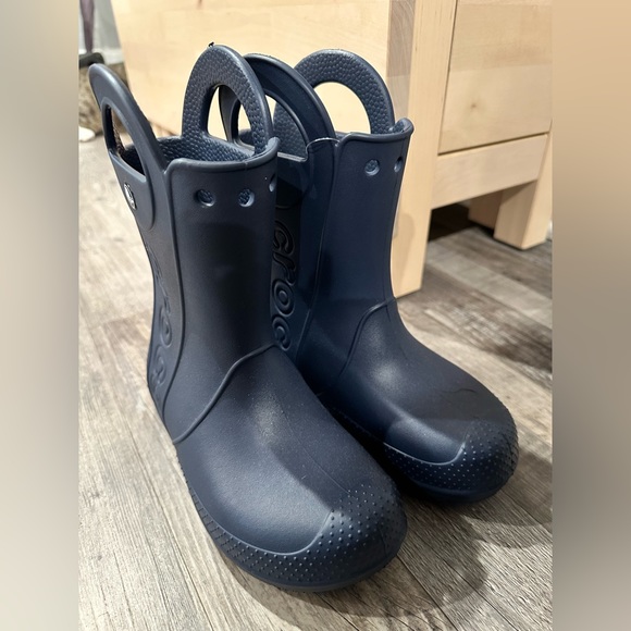 COPY - Crocs - Picture 2 of 4